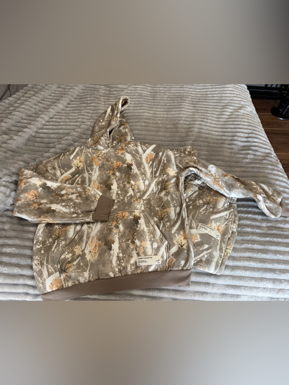 COMFRT Camo Loungewear Sweatshirt Hoodie and Sweatpants XL